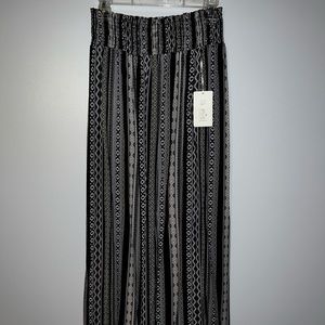 Comfy dressy Pants. size large NEW